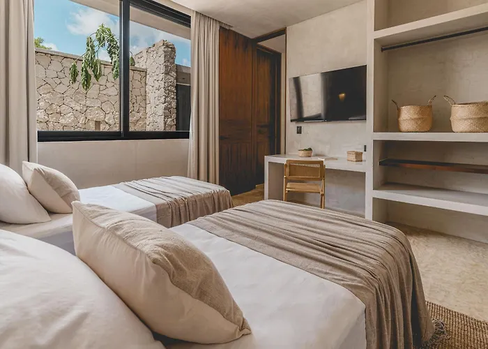 Charlotte * Tulum